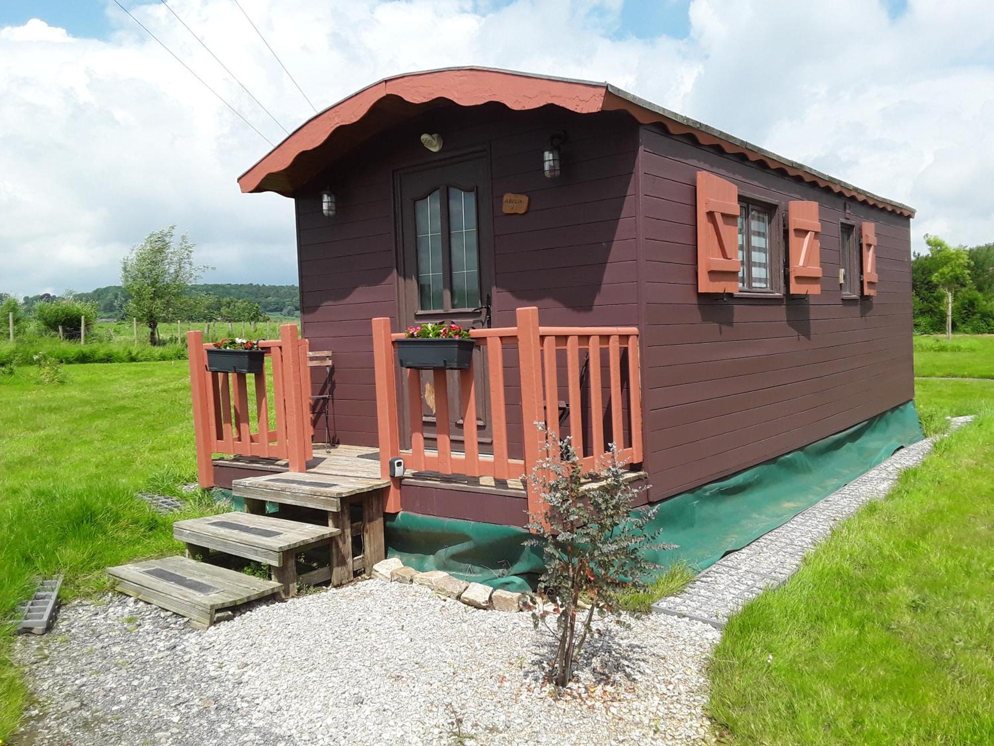 Monts De Flandre Insolite Berthen Exterior photo